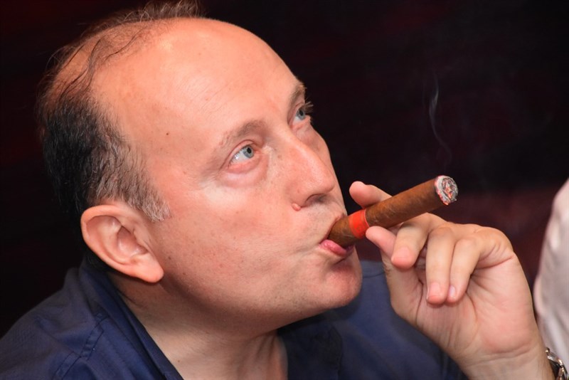 Smoky night at the Candles Lounge - Hilton Beirut Metropolitan Palace